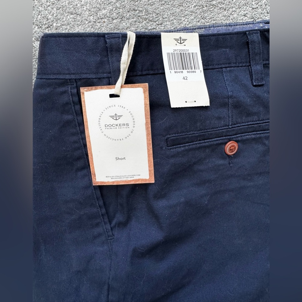 Dockers Shorts NWTs Mens Size 42 Flat Front 9 " Inseam Blue Cotton Blend